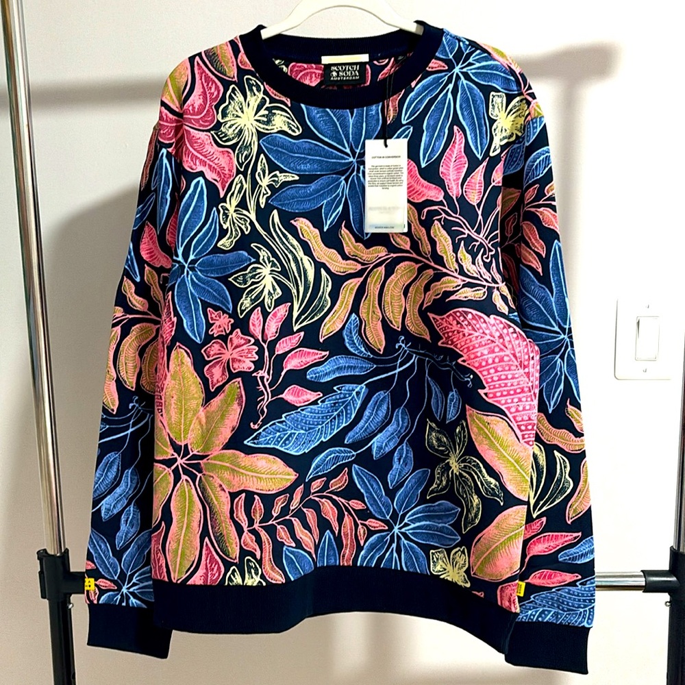 New Scotch and Soda
Big All Over Print Sweatshirt - Picture 2 of 16